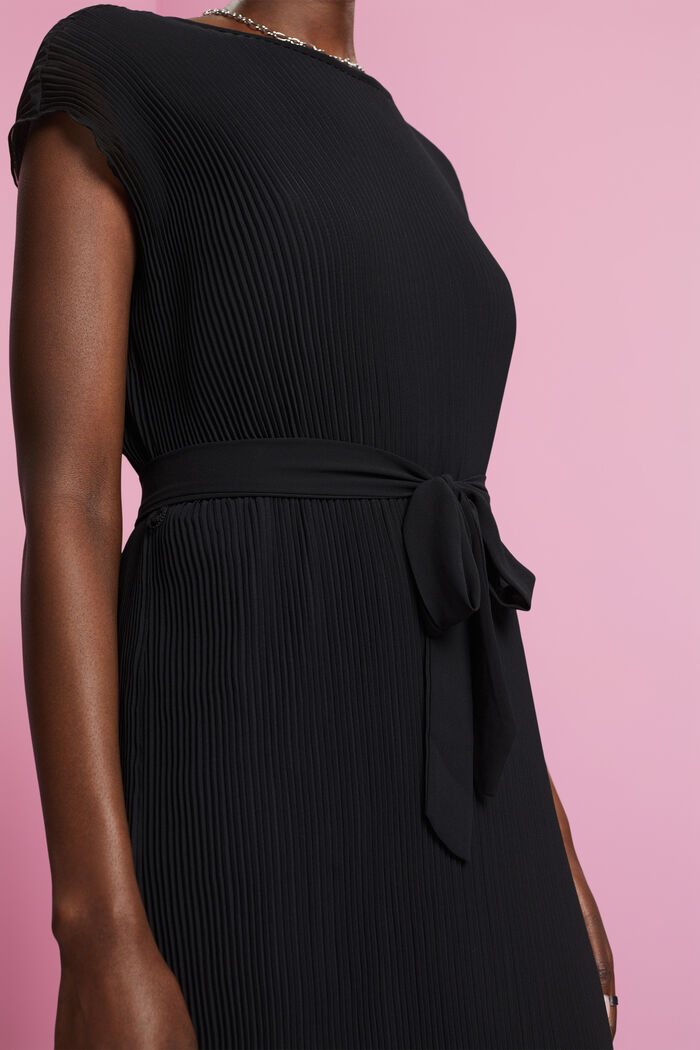 Sleeveless plissé dress, LENZING™ ECOVERO™, BLACK, detail image number 2