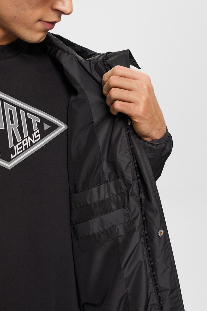 Lightweight rain jacket with hood, BLACK, detail image number 2