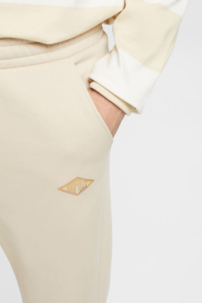 Joggers with logo print, LIGHT TAUPE, detail image number 2